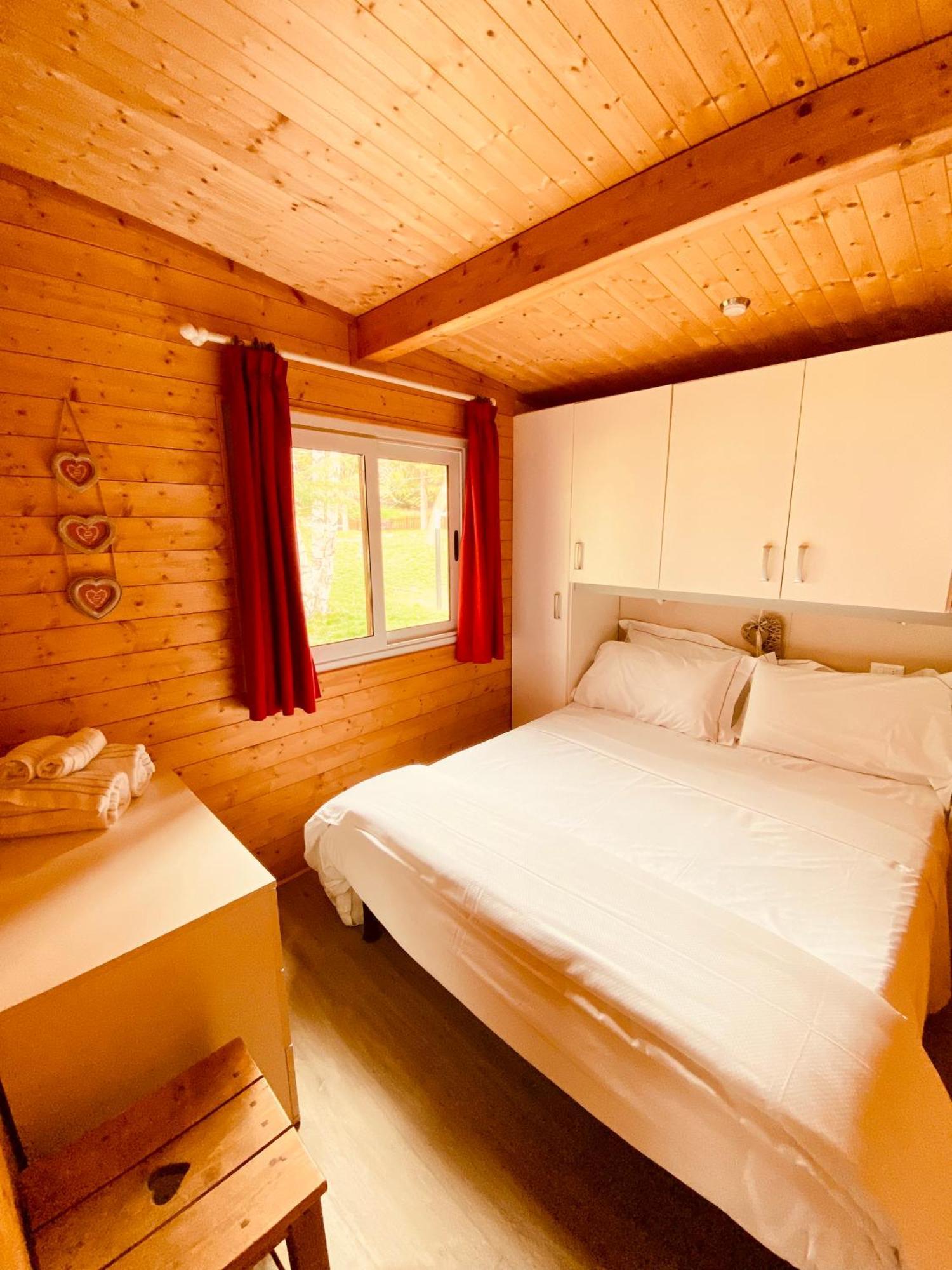 Bijoux Des Alpes - Mont Blanc Village La Salle Room photo